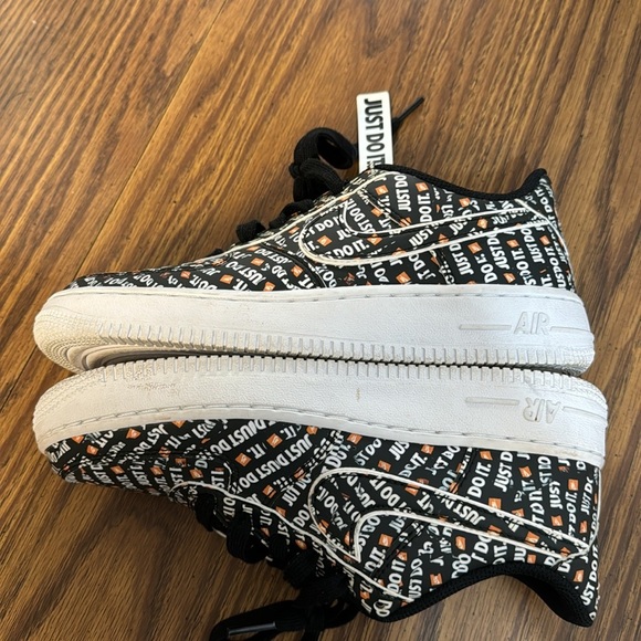 Nike Air Force 1 Just Do It Youth Size 5 - Picture 7 of 7